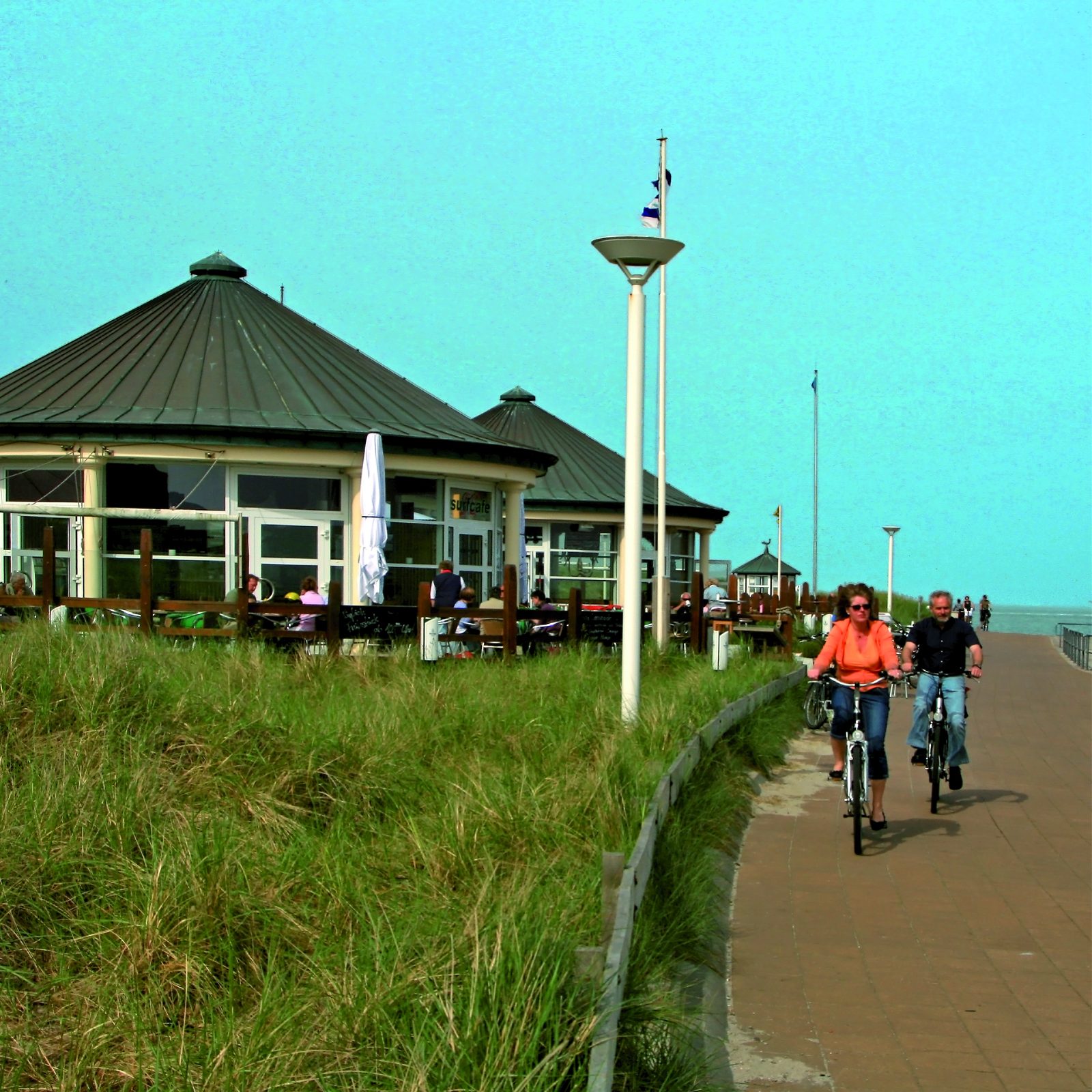 Surfcafé an der Promenade