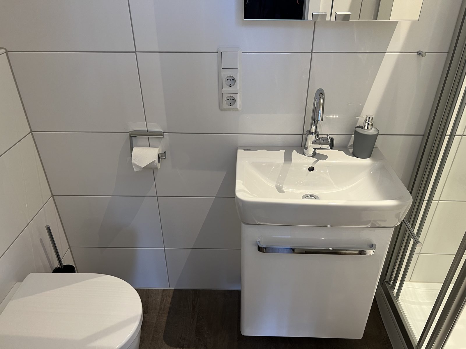 Badezimmer von Zimmer 4 mit Dusche